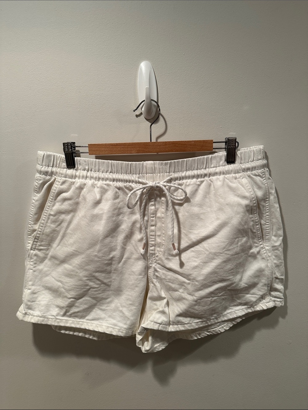 Universal Thread White Drawstring Shorts